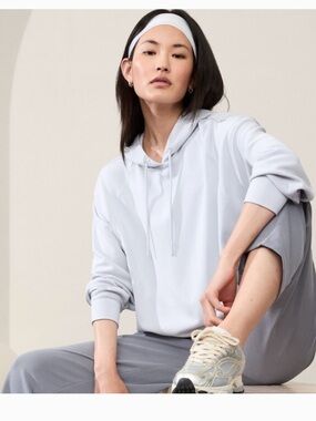 Athleta Seasoft Bubble Hem Hoodie Light Gray NWT Size Small Sweatshirt